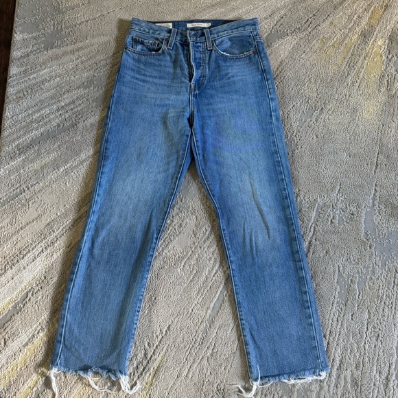 Levi's Wedgie Straight Fit Premium jeans cotton raw hem ankle crop size 25 - Picture 1 of 13